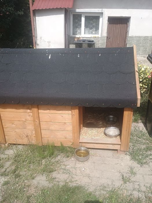 Buda ocieplana dla psów