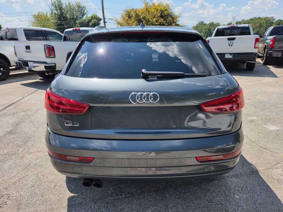 Audi Q3      2018
