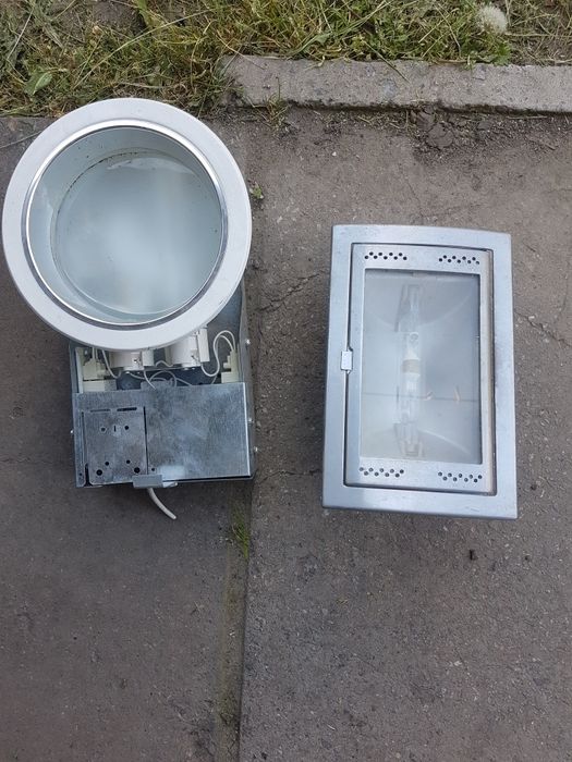 Продам светильники бу