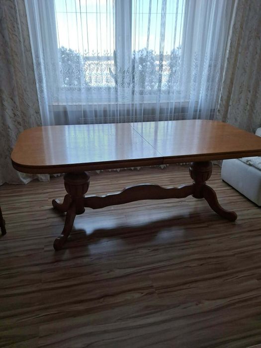 Duży rozkładany stół -solidny