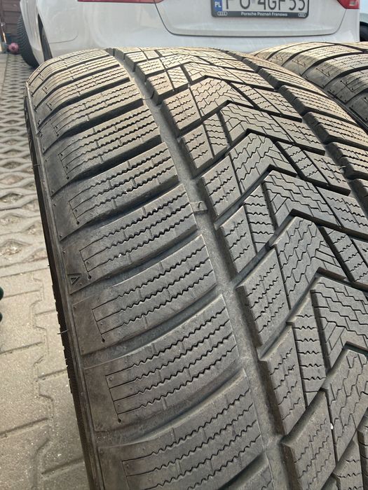 Praktycznie nowe. Opony zimowe 255/45 R19 komplet 4 szt