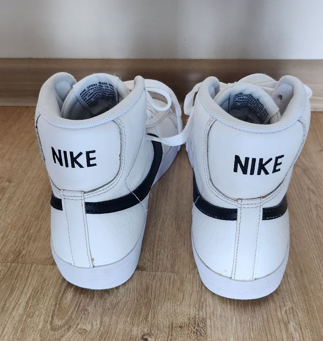 NIKE Blazer MID 77