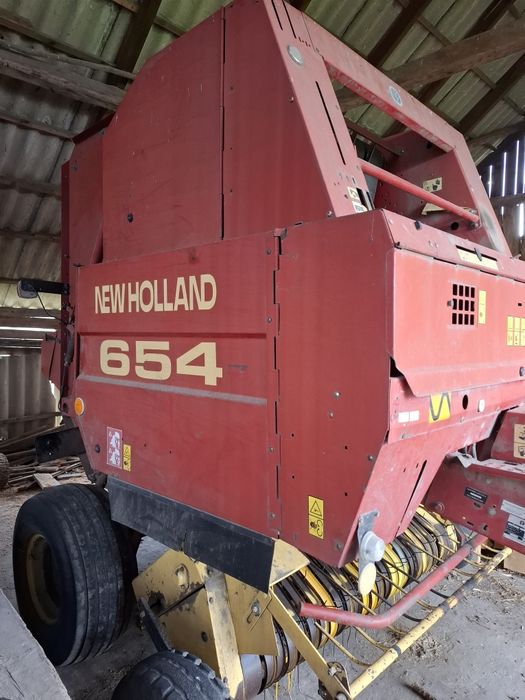 Prasa zwijająca New Holland 654 siatka