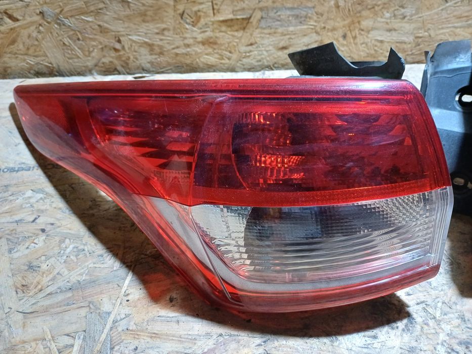 Lampy lewa lub prawa do Ford Kuga Mk 2