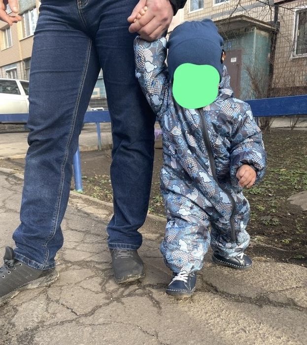 Комбінезон осінь  -весна 75-80 ,шапка шолом з натуральними помпонами