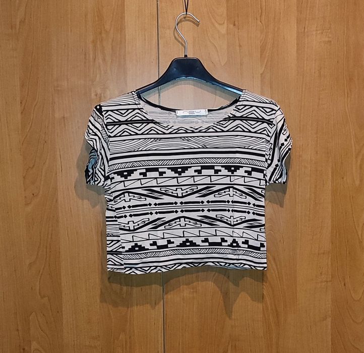 New Look Bluzeczka krótsza crop top r. 40