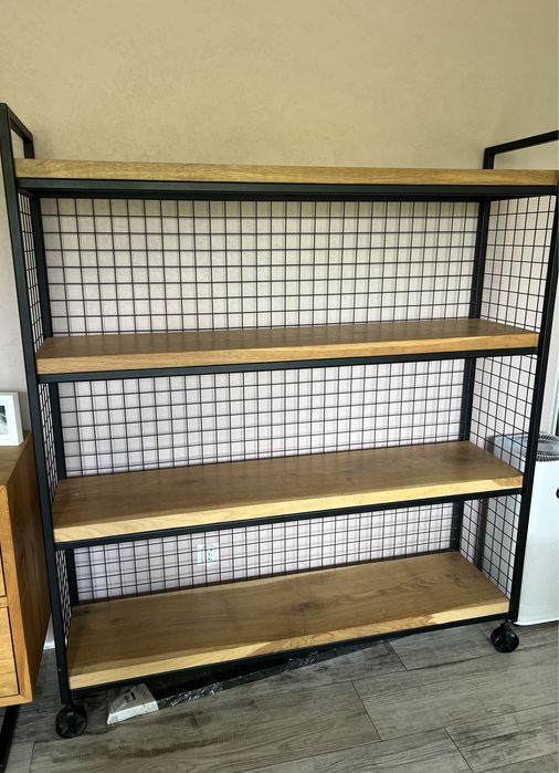 Regał industrialny z litego dębu i metalu