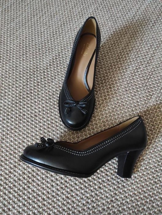 Нові шкіряні туфлі Clarks