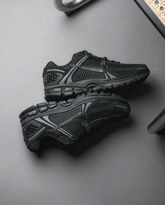 Кросівки Nike Zoom Vomero 5