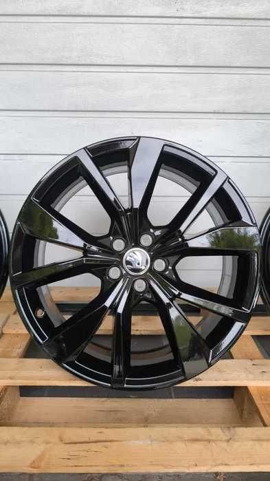Felgi aluminiowe Skoda Kamiq Scala 18" 5x100 Et 39 NOWE (OL584f)
