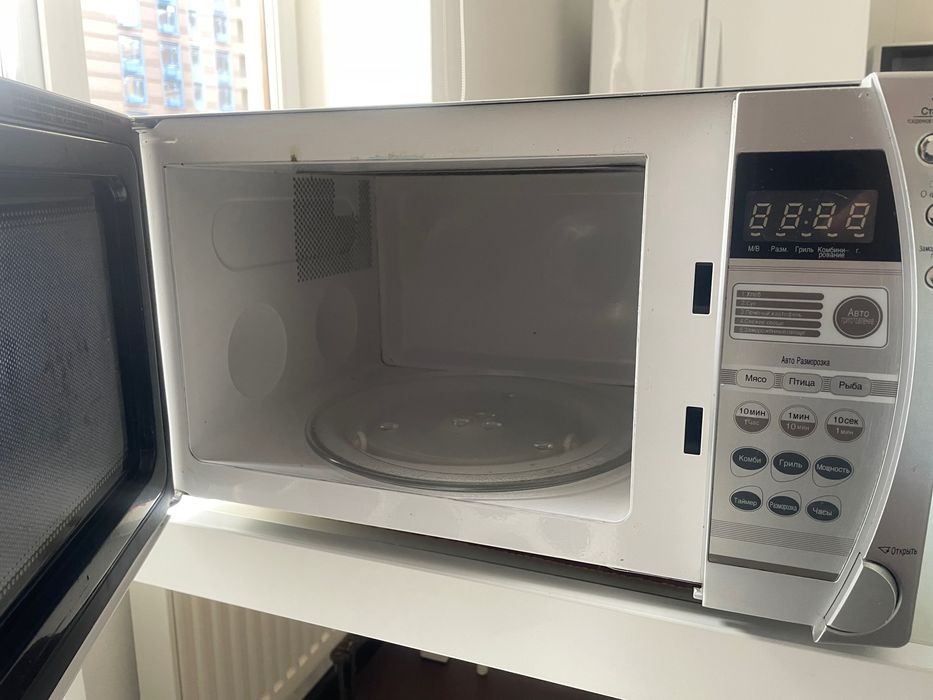 Мікрохвильова піч із грилем DAEWOO KQG-868G