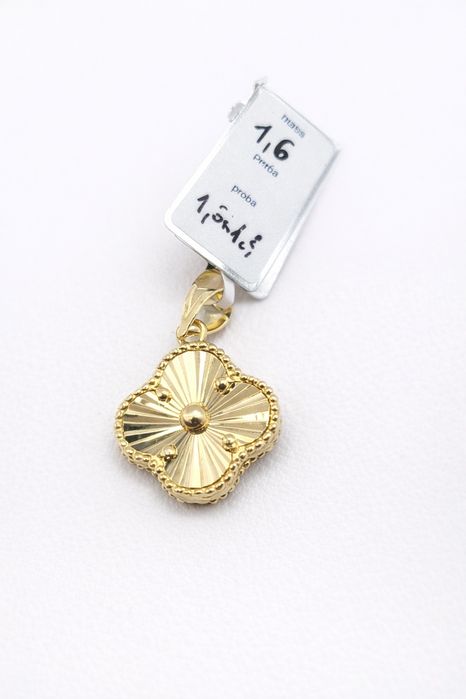 Piękna nowa złota zawieszka Van cleef w próbie 585