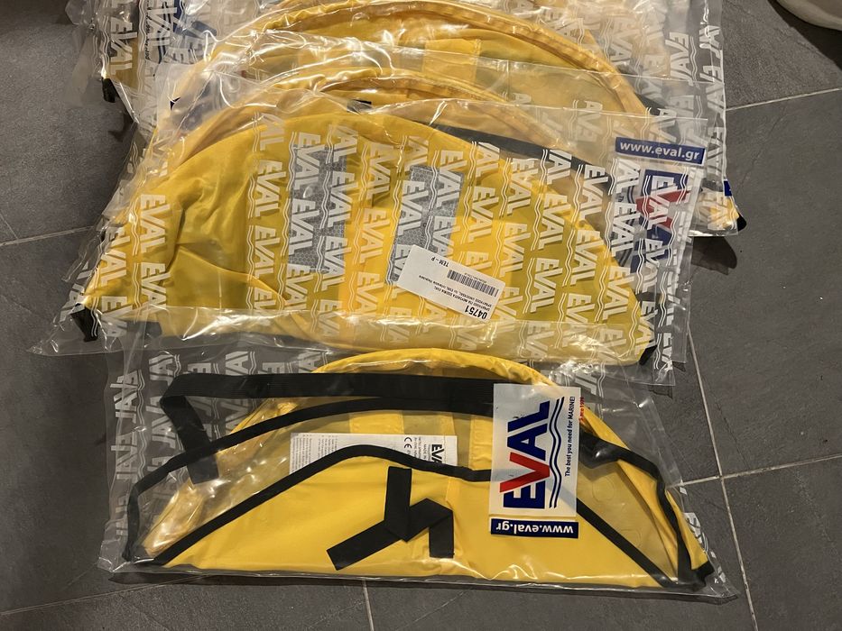 Sprayhoods para coletes salva vidas