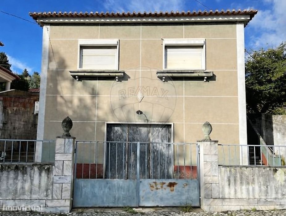 Moradia T4 para venda