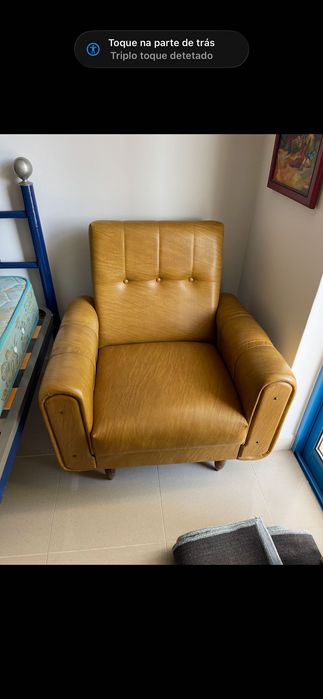 Maple antigo . Cadeirão antigo