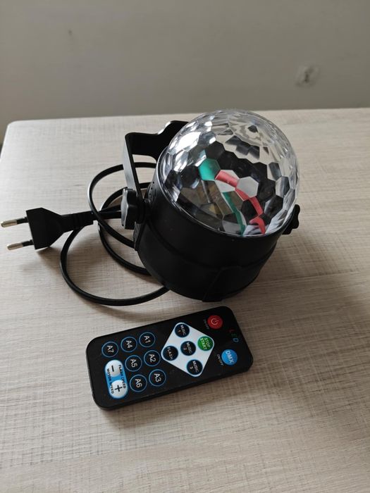 Kolorowa kula LED z pilotem