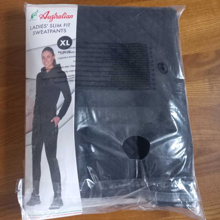 Pikowane czarne spodnie dresowe damskie XL Nowe Australian