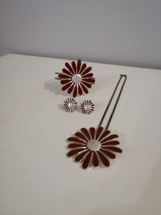 Zestaw biżuterii z kwiatem srebrna czerwony kwiat