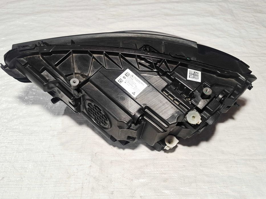 lampa przód przednia prawa mercedes cla ii 2 a118 w118 lift multibeam 2023-2025 a1189061401 cała ladna nie uszkodzona