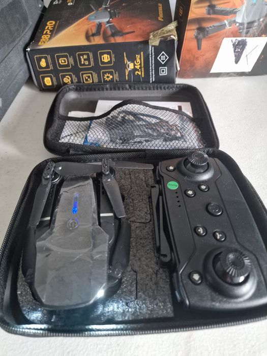 drone dobrável E88 Pro com câmara,