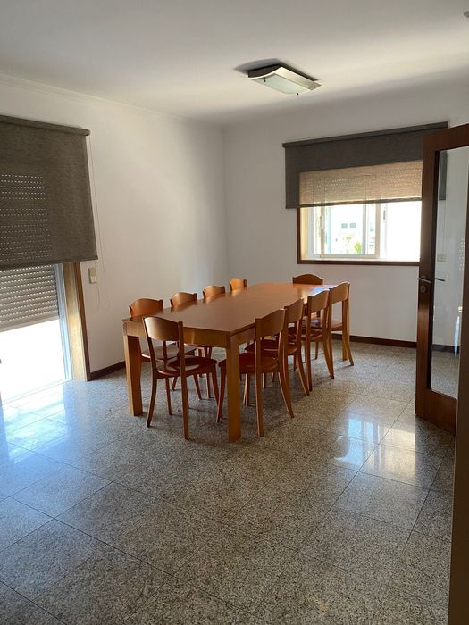 Moradia V4 para Arrendamento