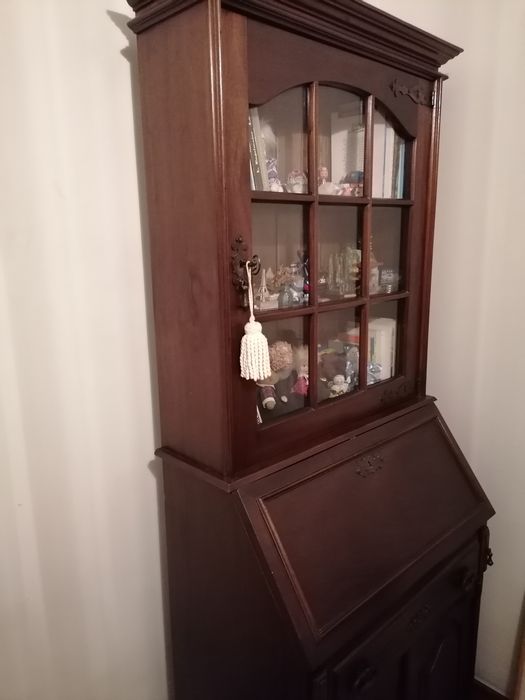 Escrivaninha, papeleira, secretaria