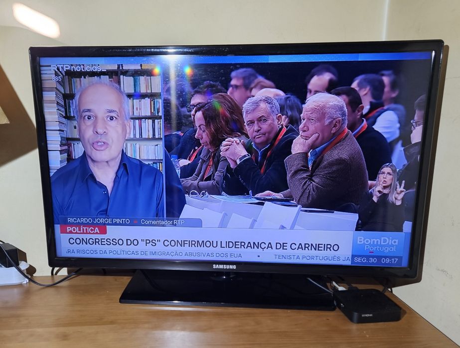 Tv led sansung 32 polegadas  UE32EH4000