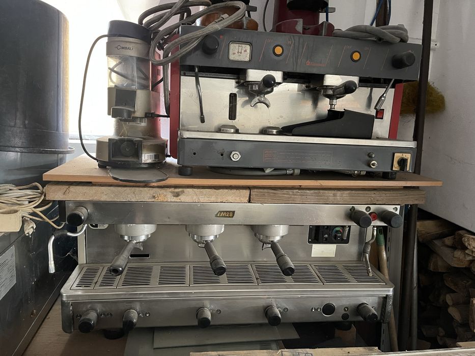 Maquinas de café e lavar para café