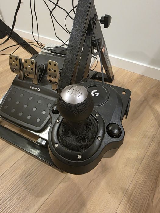 Volante G29 + Shifter com suporte para sim racing