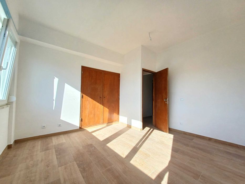 Apartamento T3 - Mira de Aire - Arrenda
