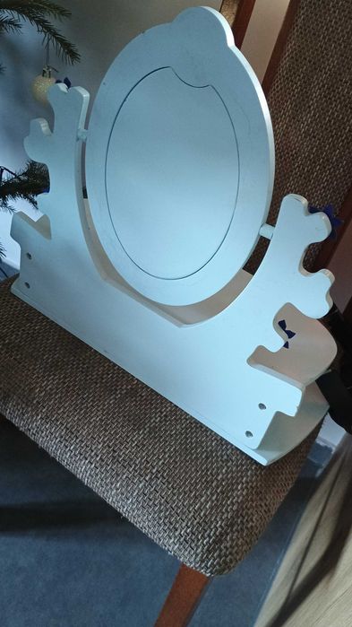 Mini toaletka z kusterkiem