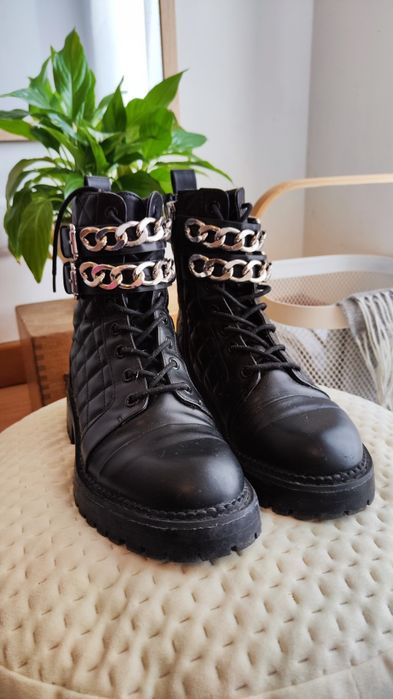 Botas pretas cargo