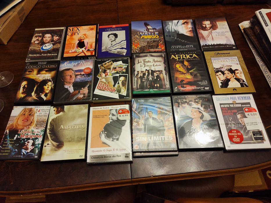 Tenho para venda livros dvs casetes livros  bom preço