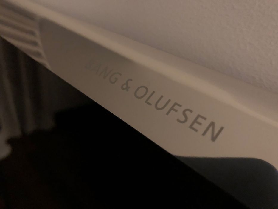 Bang & Olufsen BEOVISION 10-32 na caixa com defeito