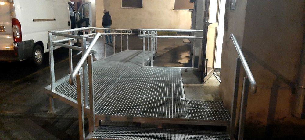 Podjazd dla niepełnosprawnych