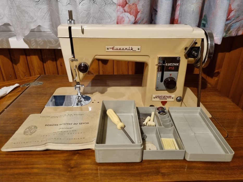 Maszyna do szycia łucznik 413 PRL
