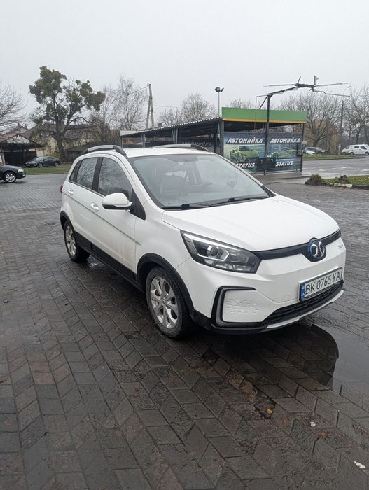 Заголовок: BAIC EC5 2019 — Надійний електро-кросовер: 400 км на одному