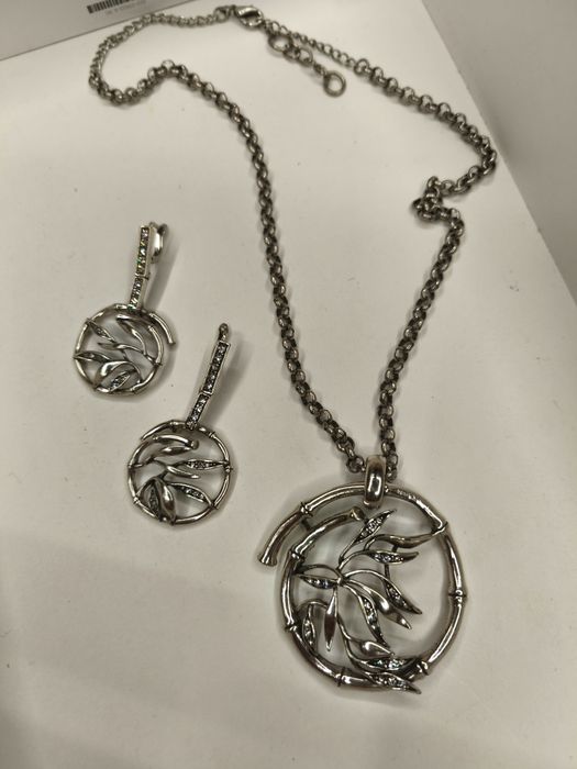 Гарний набір біжутерії