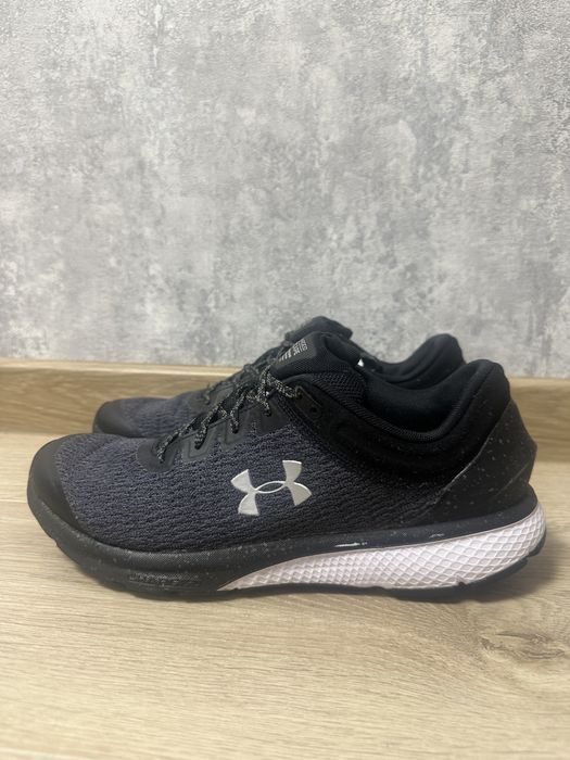 Кросівки чоловічі Under Armour Charged Escape 3