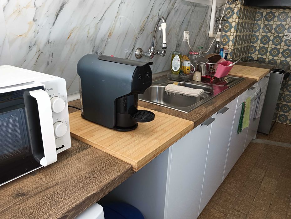 Quarto gigante para 1 ou 2 pessoas com varanda Moita - Centro) - todas as despesas incluida - 2 casas de Banho e cozinha completa