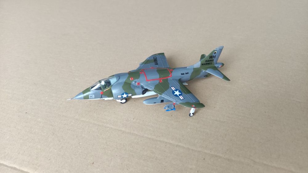 Сборная модель самолета 1:72 AV-8A Harrier  КМП США