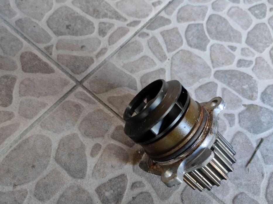 Помпа skoda fabia 2011 1.2 tdi