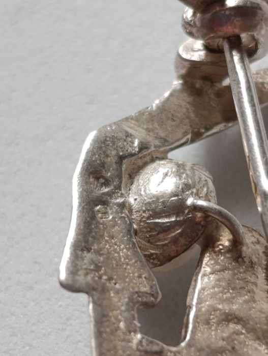 Alfinete vintage em prata