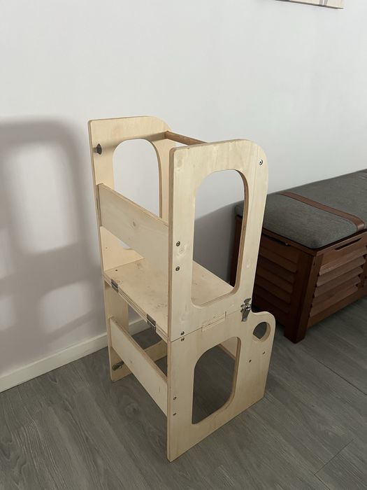 Torre de aprendizagem/mesa de actividades