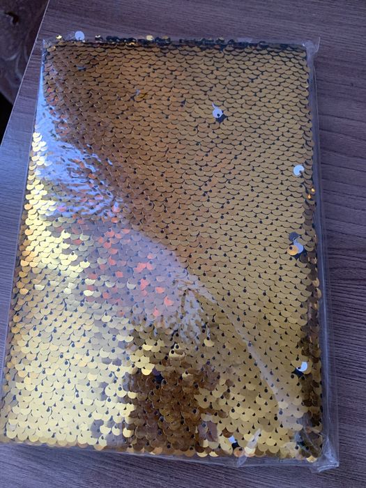 Записник з паєтками