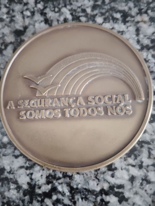 Medalha de Bronze  Comemorativa do 50 Anos Caixa Previdência Usada