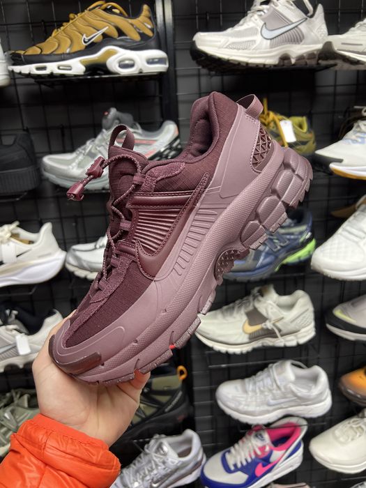 Кросівки  Nike Zoom Vomero Bordo HQ2181-500