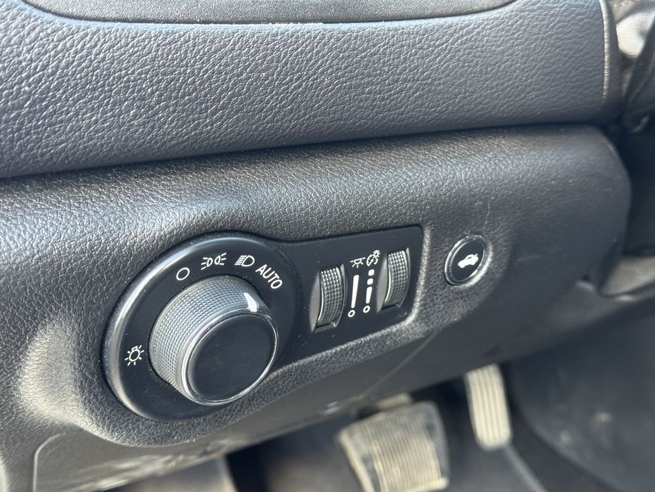 Продам Chrysler 200 2015 рік 2.4і