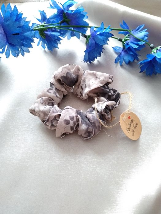 Nowa jedwabna gumka scrunchie