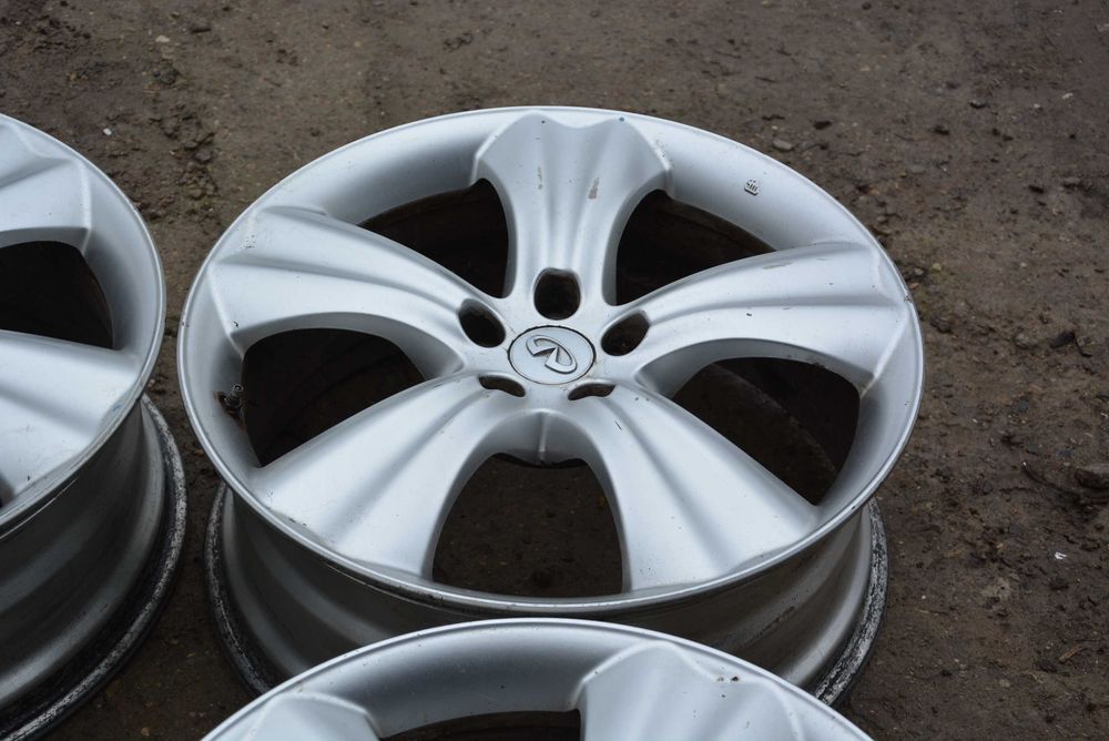 Infiniti FX37 felgi aluminiowe 20" 20x8J ET50 komplet